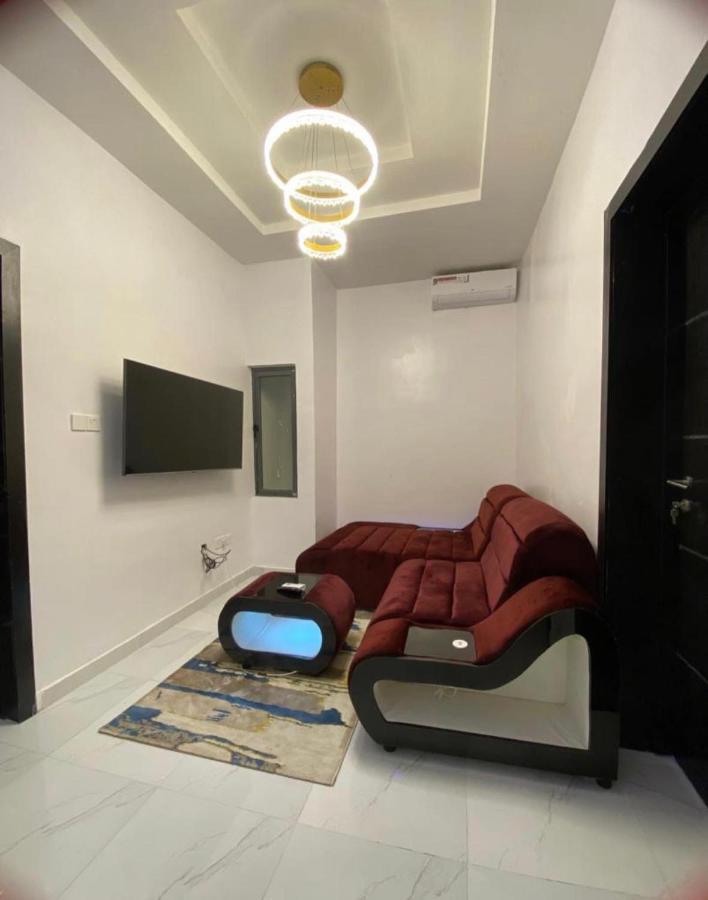 Urban Retreat Luxury Shortlet Apartment Lekki Ajah Lagos With Pool And Gym Dış mekan fotoğraf
