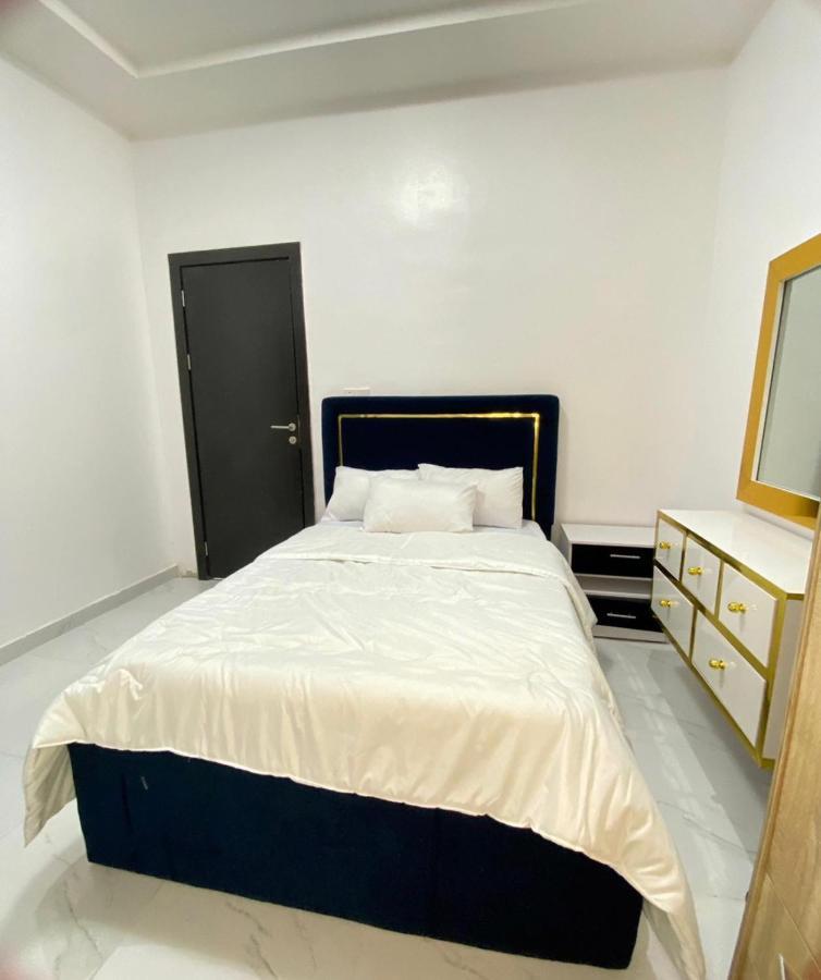 Urban Retreat Luxury Shortlet Apartment Lekki Ajah Lagos With Pool And Gym Dış mekan fotoğraf