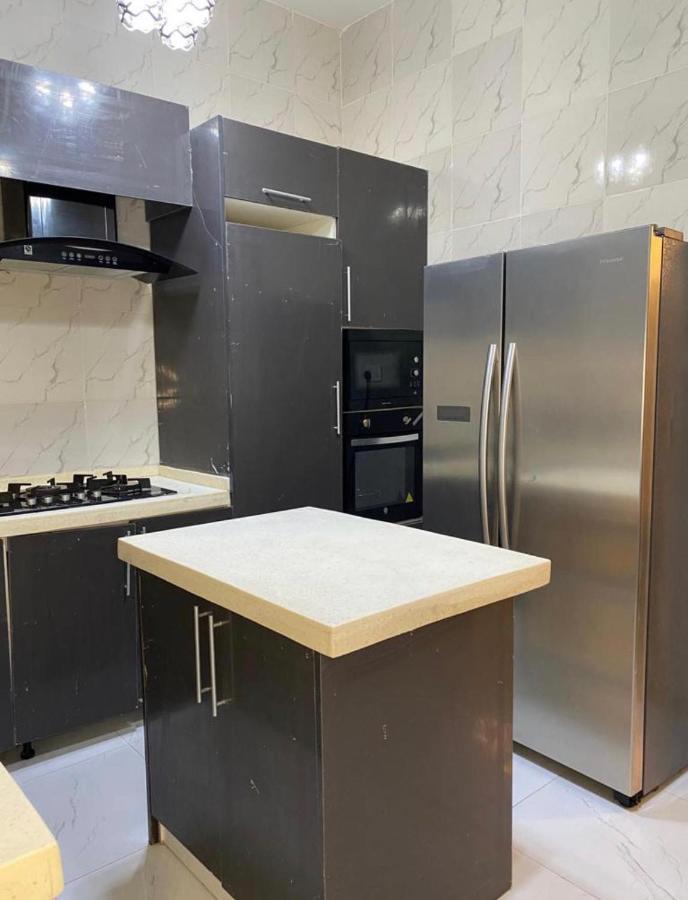 Urban Retreat Luxury Shortlet Apartment Lekki Ajah Lagos With Pool And Gym Dış mekan fotoğraf