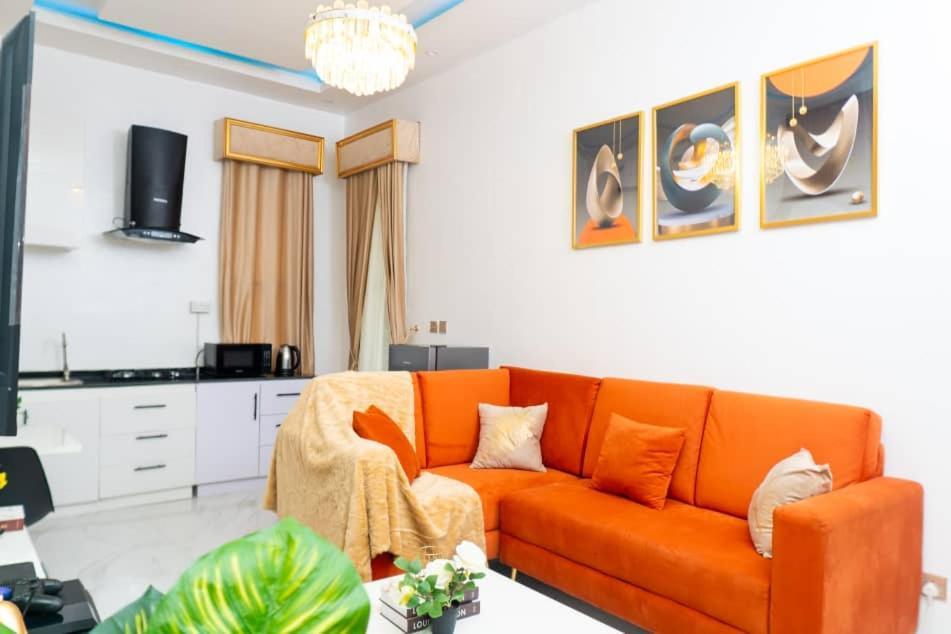 Urban Retreat Luxury Shortlet Apartment Lekki Ajah Lagos With Pool And Gym Dış mekan fotoğraf