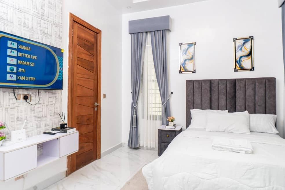 Urban Retreat Luxury Shortlet Apartment Lekki Ajah Lagos With Pool And Gym Dış mekan fotoğraf
