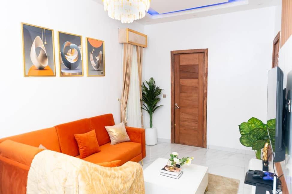 Urban Retreat Luxury Shortlet Apartment Lekki Ajah Lagos With Pool And Gym Dış mekan fotoğraf
