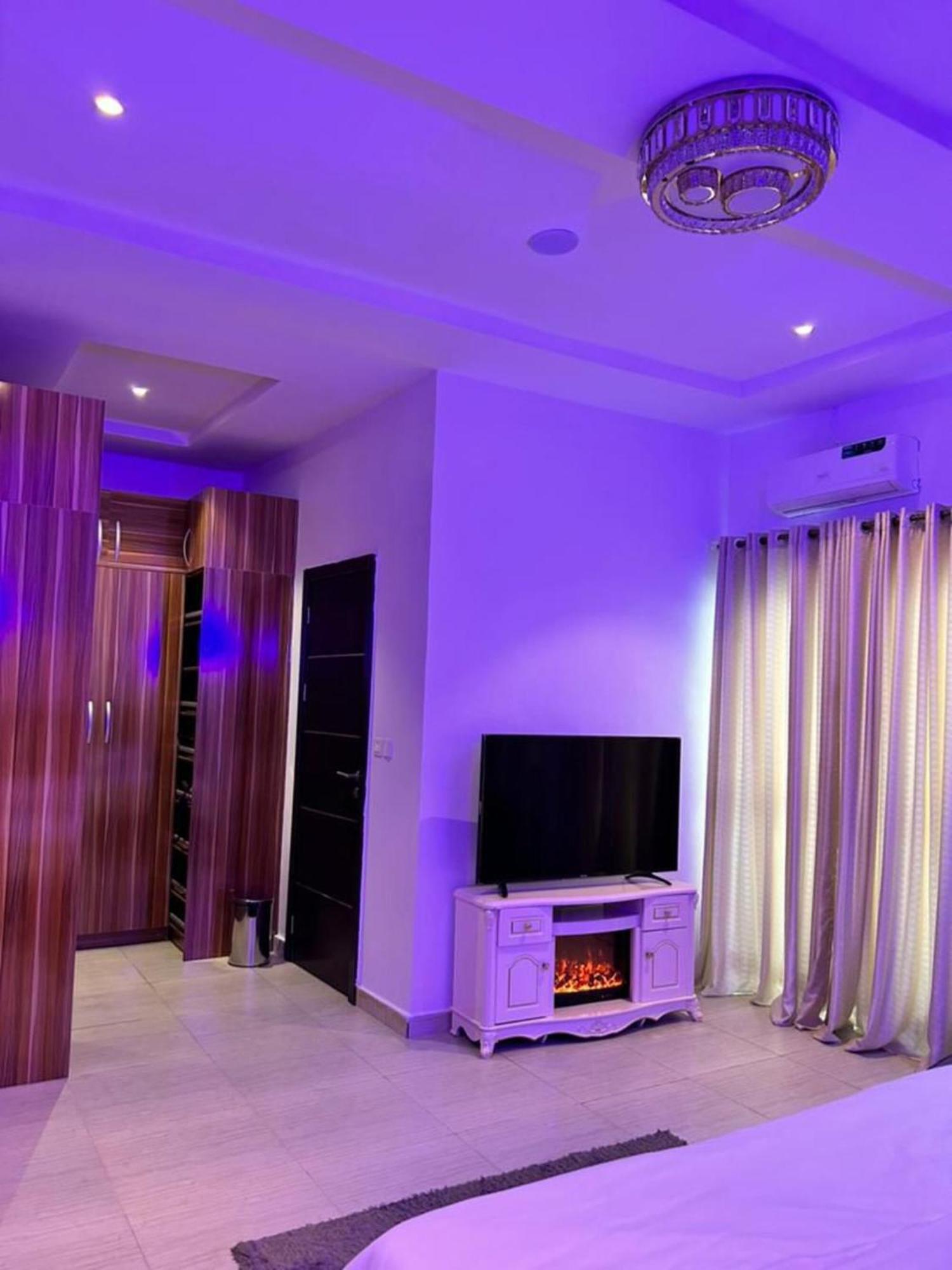 Urban Retreat Luxury Shortlet Apartment Lekki Ajah Lagos With Pool And Gym Dış mekan fotoğraf