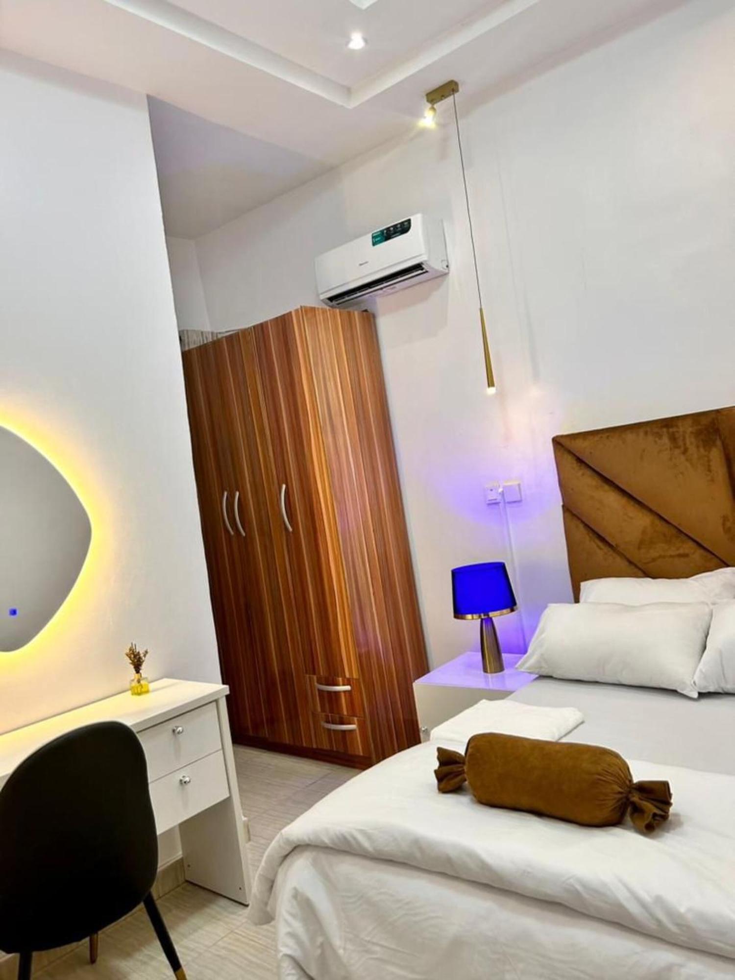 Urban Retreat Luxury Shortlet Apartment Lekki Ajah Lagos With Pool And Gym Dış mekan fotoğraf